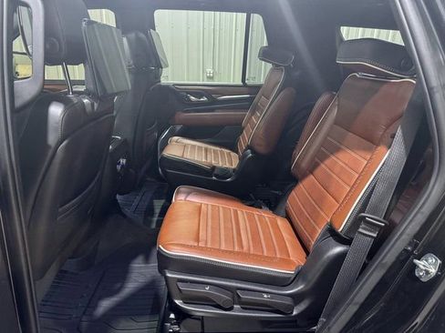 Used 2023 GMC Yukon Denali Ultimate image 16