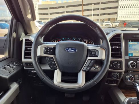 Used 2018 Ford F150 Lariat w/ Equipment Group 502A Luxury AWD/4WD image 15