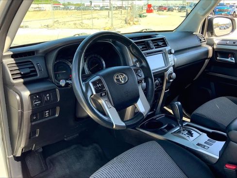 Used 2015 Toyota 4Runner SR5 image 17