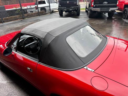 Used 1990 MAZDA MX-5 Miata RWD image 11