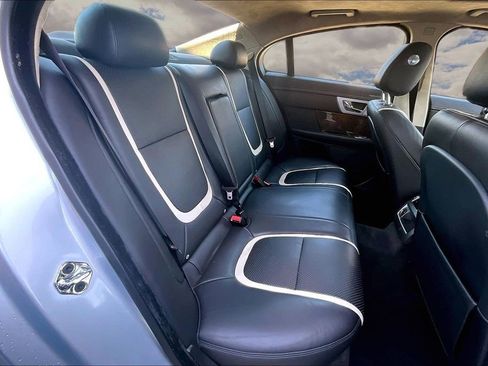 Used 2012 Jaguar XF Portfolio image 24