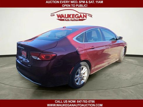 Used 2015 Chrysler 200 Limited w/ Convenience Group image 4