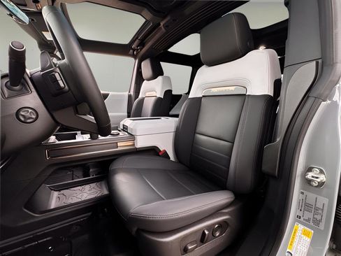 Used 2024 GMC Hummer EV 2X w/ LPO, Illumination Package image 11