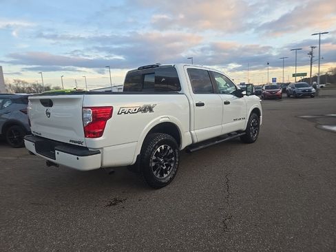 Used 2018 Nissan Titan PRO-4X image 7