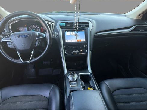 Used 2017 Ford Fusion SE w/ Equipment Group 201A FWD image 29