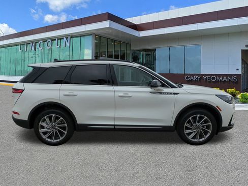 New 2026 Lincoln Corsair Premiere image 3