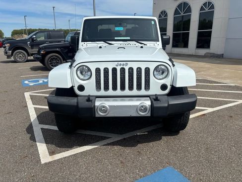 Used 2013 Jeep Wrangler Sahara w/ Connectivity Group AWD/4WD image 7