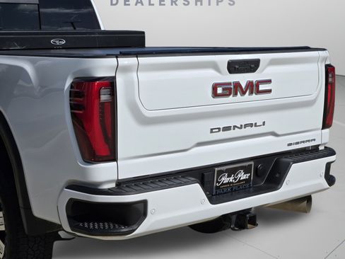 Used 2024 GMC Sierra 3500 Denali AWD/4WD image 37