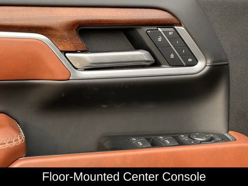 Used 2025 GMC Sierra 3500 Denali Ultimate image 28