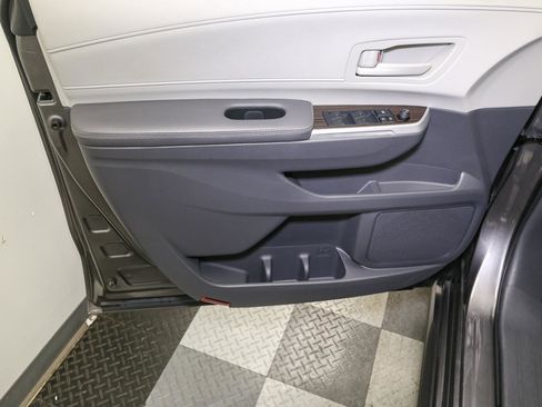 Certified 2023 Toyota Sienna LE image 38