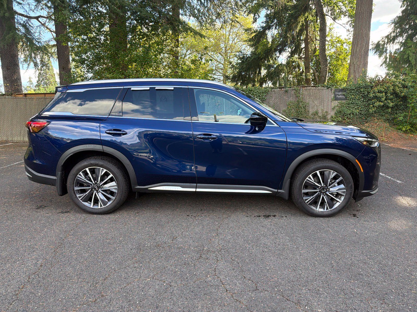 Certified 2026 INFINITI QX60 Luxe w/ Cargo Package AWD/4WD image 5