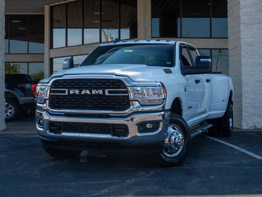 Used 2024 RAM 3500 Big Horn AWD/4WD image 6