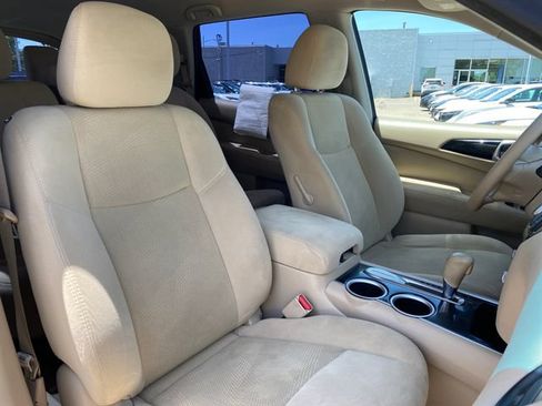 Used 2015 Nissan Pathfinder S FWD image 12