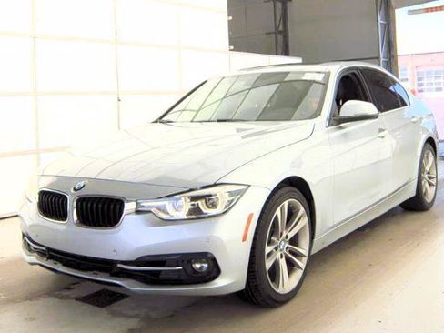 Used 2017 BMW 330i Sedan w/ Premium Package RWD image 5