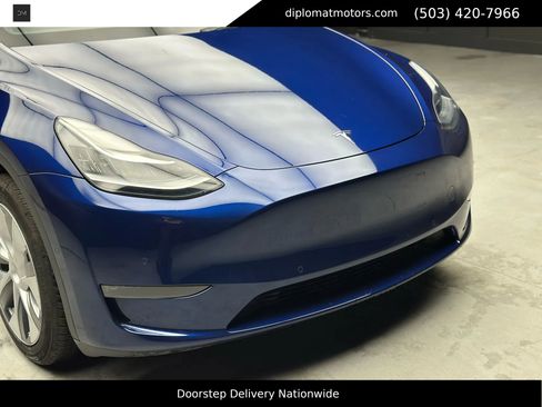 Used 2022 Tesla Model Y Long Range image 13
