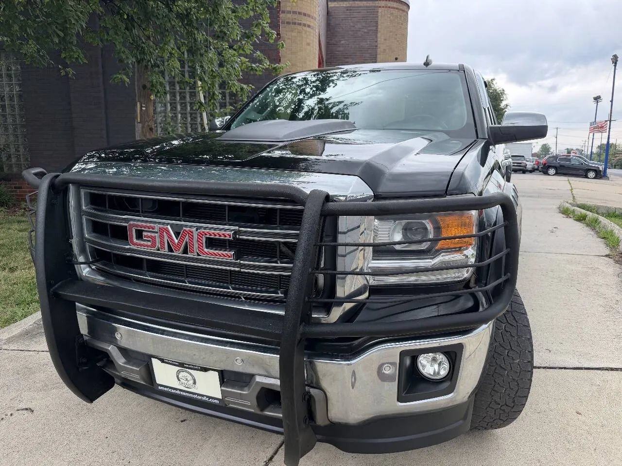 Used 2014 GMC Sierra 1500 SLT w/ SLT Preferred Package AWD/4WD image 3