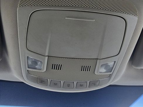 Used 2017 Ford Edge SE image 21