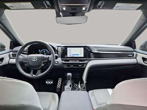 Used 2025 Toyota Camry SE w/ Convenience Package image 23