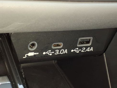 Used 2025 Subaru Outback Premium image 10