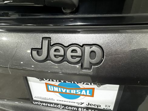 Used 2022 Jeep Compass Trailhawk AWD/4WD image 34