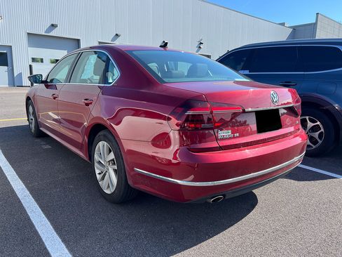 Used 2018 Volkswagen Passat 2.0T SE w/ SE Lighting Package FWD image 2