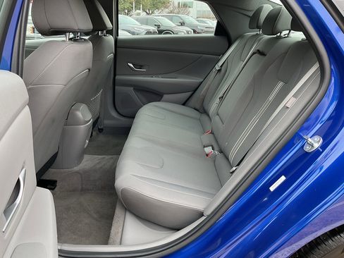 Used 2025 Hyundai Elantra SEL image 15