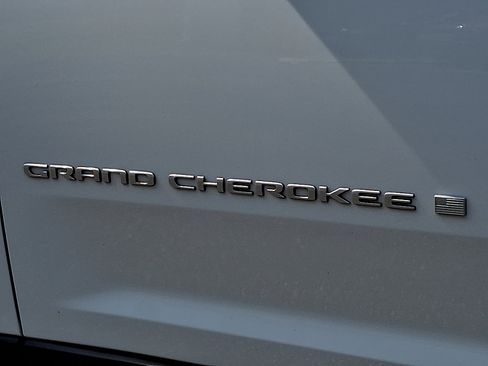 Certified 2024 Jeep Grand Cherokee L Limited AWD/4WD image 30