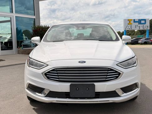 Used 2018 Ford Fusion SE w/ Equipment Group 602A FWD image 4
