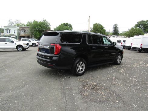 Used 2022 GMC Yukon XL SLE AWD/4WD image 5