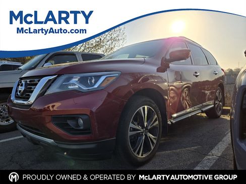 Used 2020 Nissan Pathfinder Platinum image 1