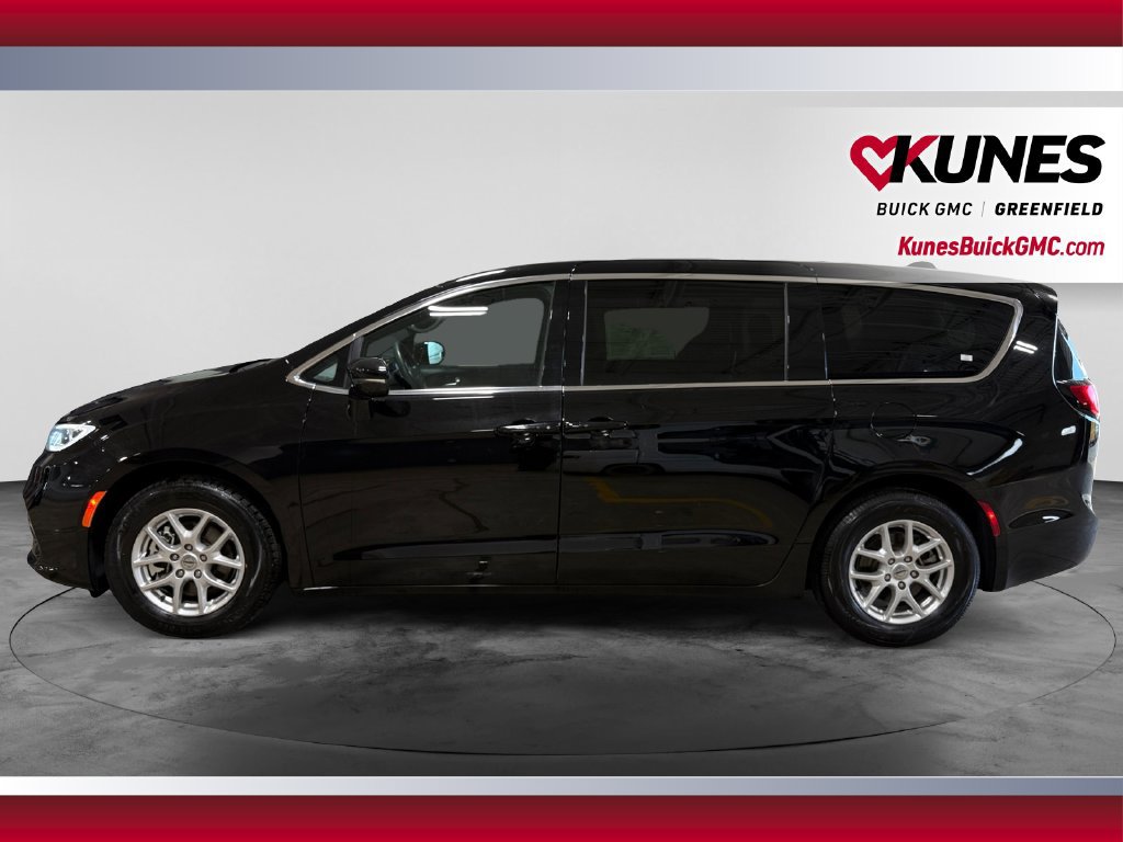 Used 2025 Chrysler Pacifica Select FWD image 6