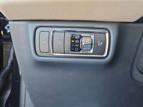 Certified 2025 Lincoln Aviator AWD w/ Equipment Group 101A image 25