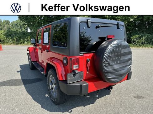 Used 2018 Jeep Wrangler Unlimited Sahara AWD/4WD image 3