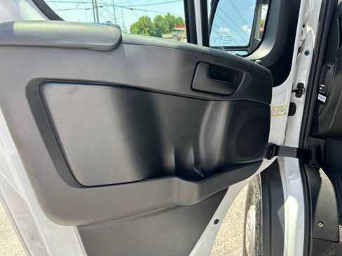 Used 2025 RAM ProMaster 2500 w/ Convenience Group FWD image 14