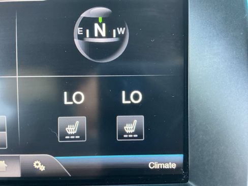 Used 2015 Ford Explorer XLT w/ Equipment Group 202B FWD image 19