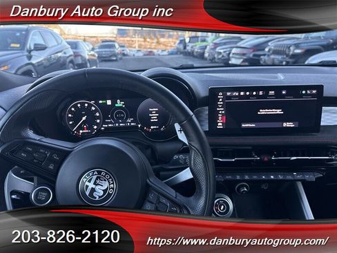 Used 2024 Alfa Romeo Tonale Veloce AWD/4WD image 10