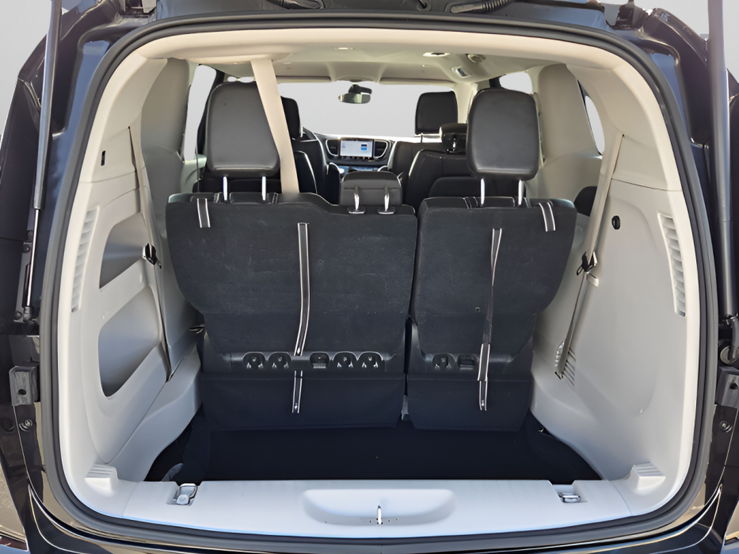 Used 2024 Chrysler Pacifica Touring-L FWD image 14