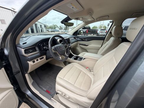 Used 2022 GMC Acadia Denali w/ Denali Technology Package image 5