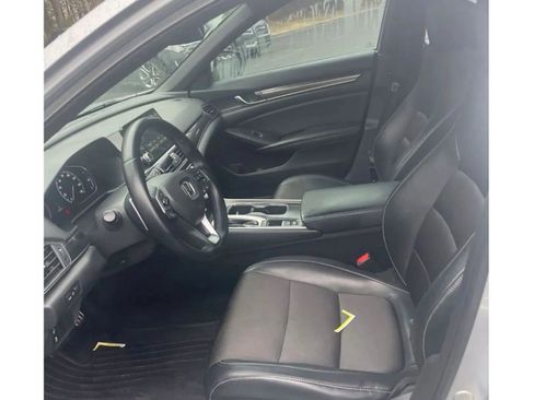 Used 2018 Honda Accord Sport image 16