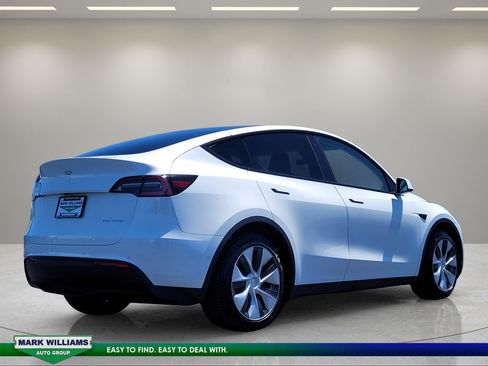 Used 2022 Tesla Model Y Long Range AWD/4WD image 4