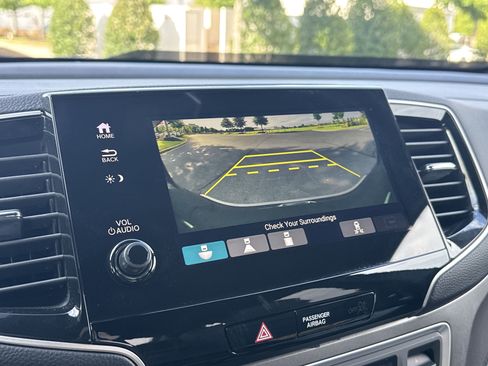 Used 2025 Honda Passport EX-L image 13