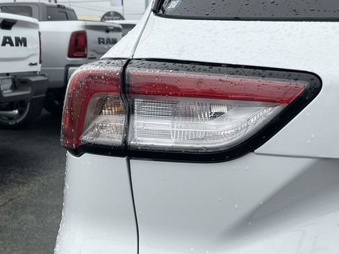 Used 2022 Ford Escape SE image 10