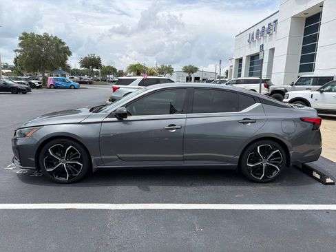 Used 2024 Nissan Altima 2.5 SR w/ SR Premium Package FWD image 4