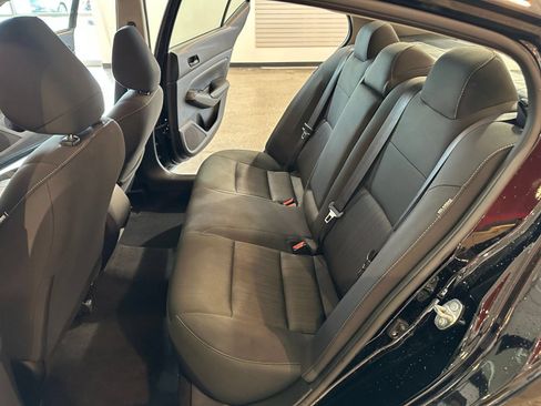 Used 2025 Nissan Altima 2.5 SV FWD image 33