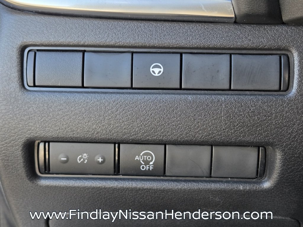 Used 2023 Nissan Rogue SV FWD image 25
