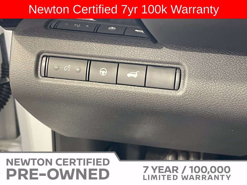 Used 2025 Nissan Pathfinder SV w/ SV Premium Package FWD image 41