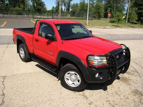 Used 2006 Toyota Tacoma 4x4 Regular Cab w/ Standard Pkg #1 image 2