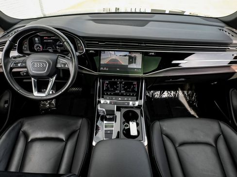 Used 2022 Audi Q8 Premium Plus image 11