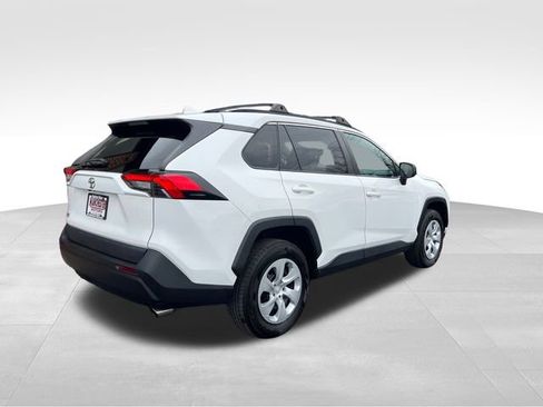 Used 2021 Toyota RAV4 LE image 5