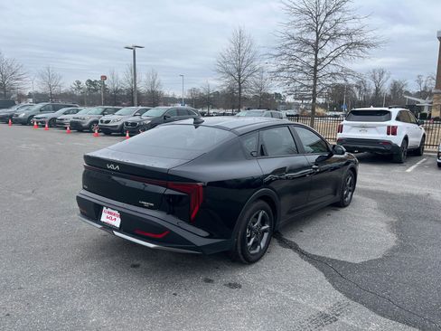 Used 2025 Kia K4 LXS image 18